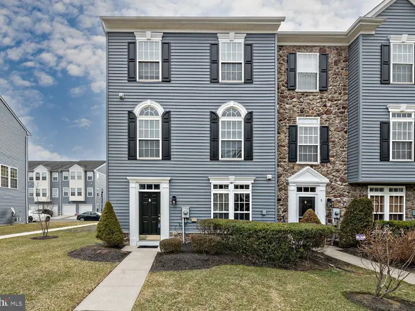7 Swan Ct, Delanco, NJ 08075