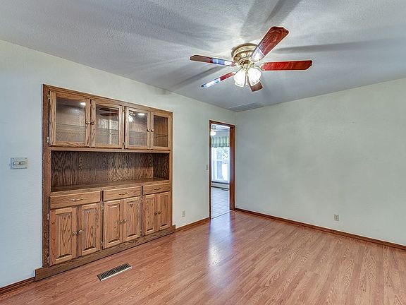 4th image of 1901 Bowling Green Pl