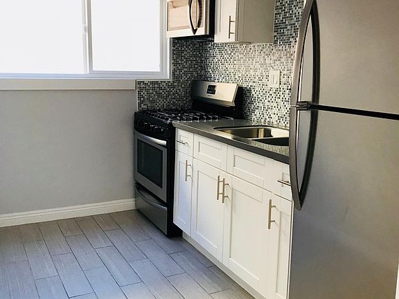2nd image of 1641 N Poinsettia Pl APT 5