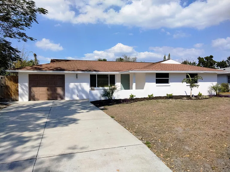 2249 Grove St — Photo 5