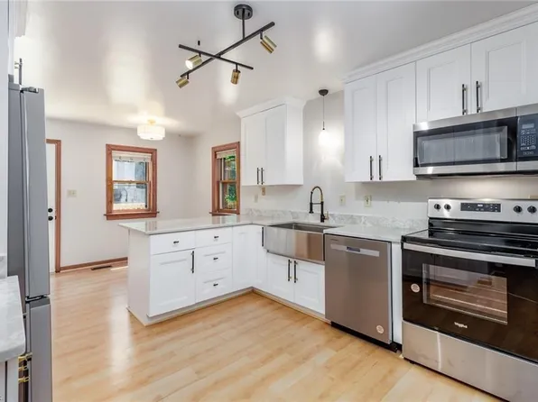 4886 Rosewell Dr, Gloucester, VA 23061