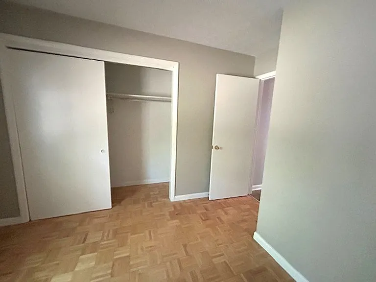 5163 Hunters Point Ln — Photo 11