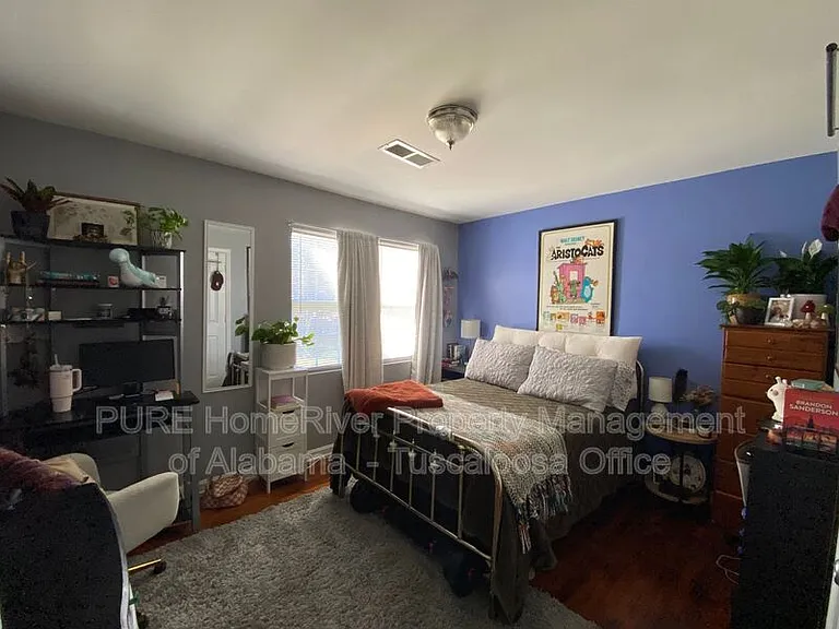 2830 18th Ave — Photo 8