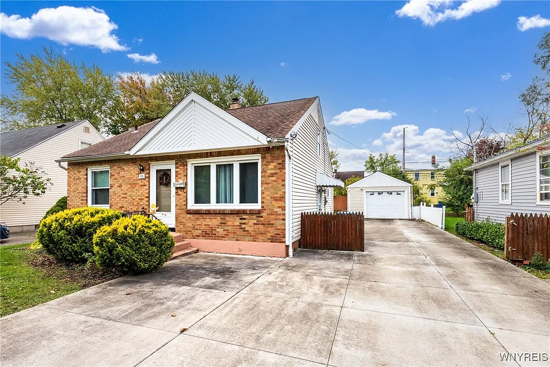 55 Cornell Ave photo 1