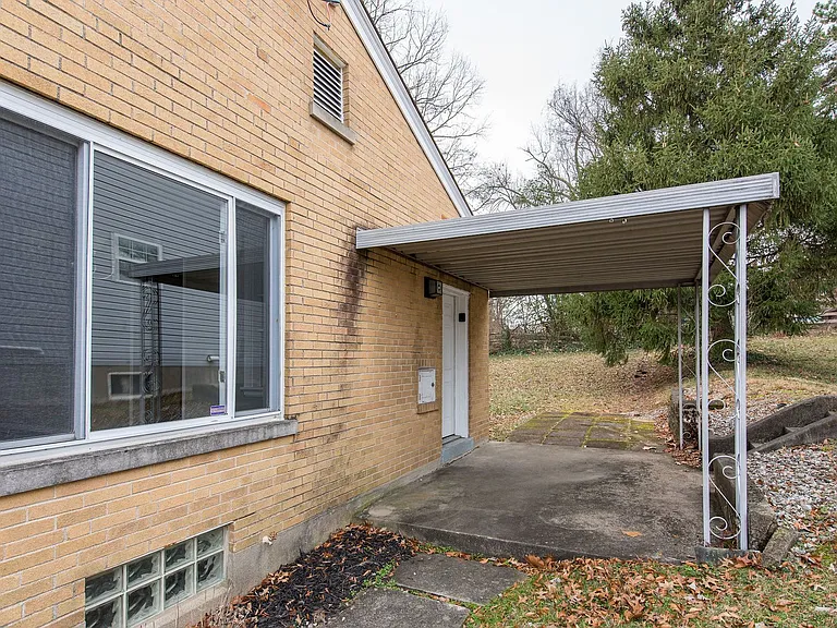 3031 Irvella Pl — Photo 38
