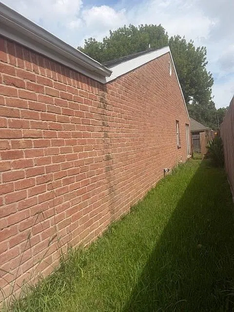 3 bed, 2.0 bath, 1559 sqft, $1,850 — Photo 2