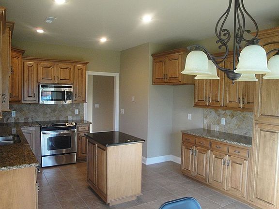 3rd image of 218 Wes Ashley Dr