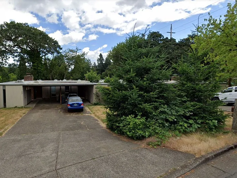 1501 NW Woodland Dr