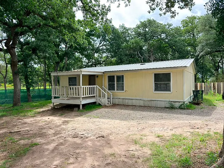 8607 Burleson Manor Rd — Photo 1