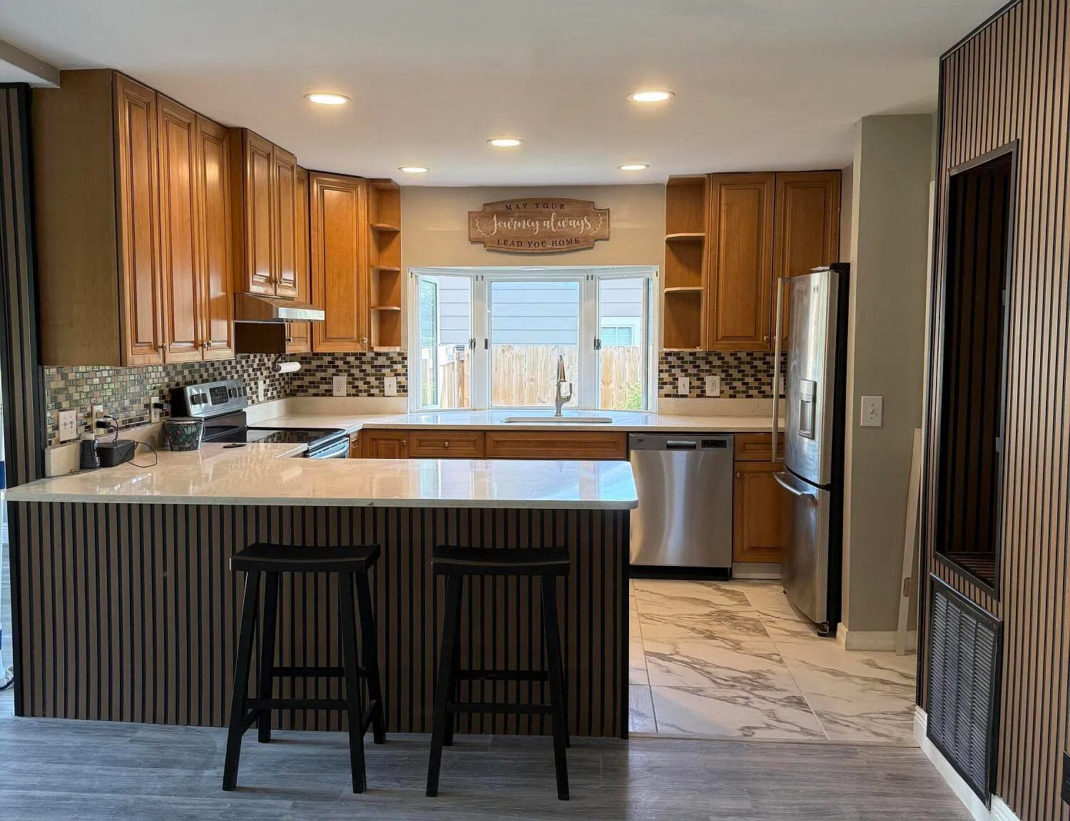 3 bed, 2.0 bath, 1320 sqft, $1,900 — Photo 4