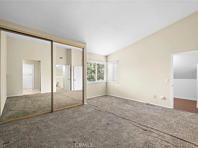 21 Cresthaven — Photo 18