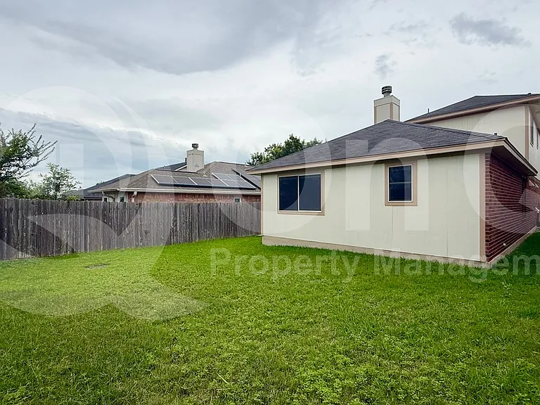 1512 Saint Leger St — Photo 25