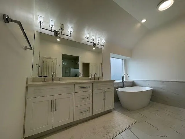 8519 Babbling Brook Ct — Photo 26