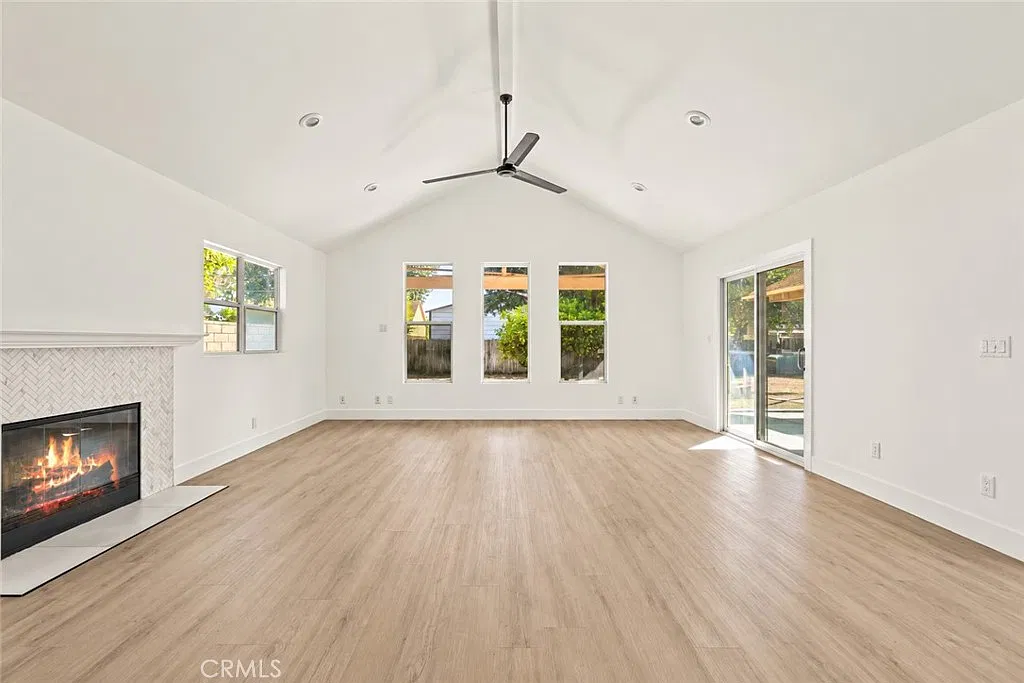 3 bed, 1860 sqft, $4,800 — Photo 1