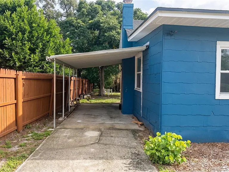 520 E Juanita St — Photo 4