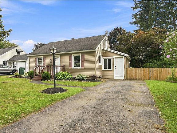 2nd image of 1061 Whitlock Rd