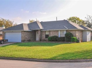 209 Marie Ct, Joshua, TX 76058