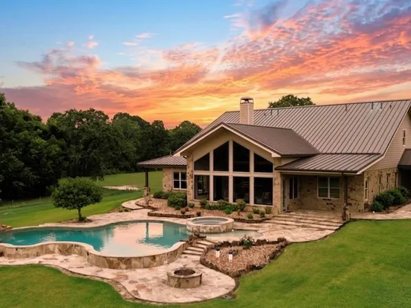 6892 Palm Rd, Sealy, TX 77474