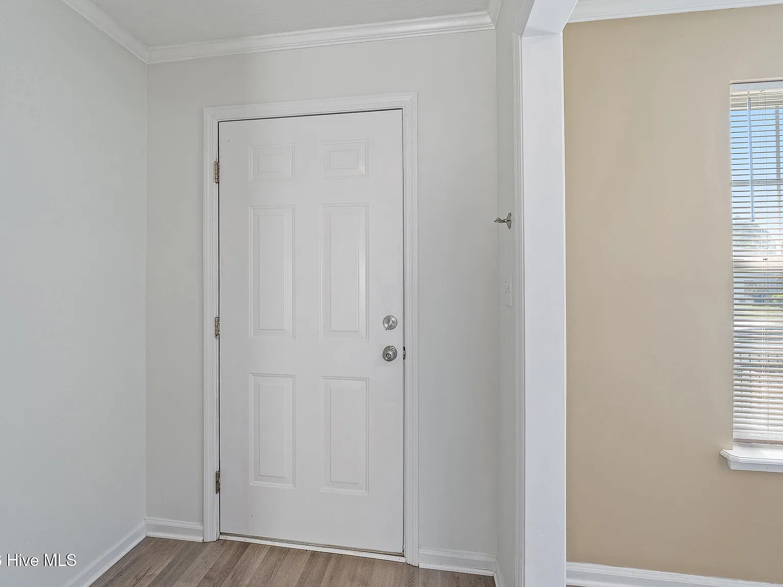 2 bed, 2.0 bath, $1,300 — Photo 2