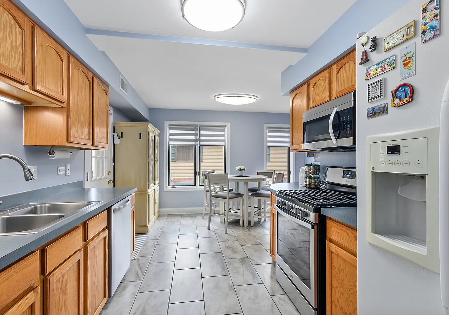 2 bed, 1300 sqft, $2,300 — Photo 3
