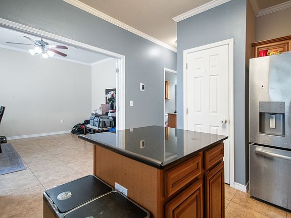 4th image of 1450 Bentley Cir