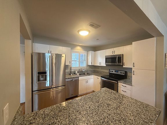 3rd image of 9817 Emerald Point Dr Unit 8