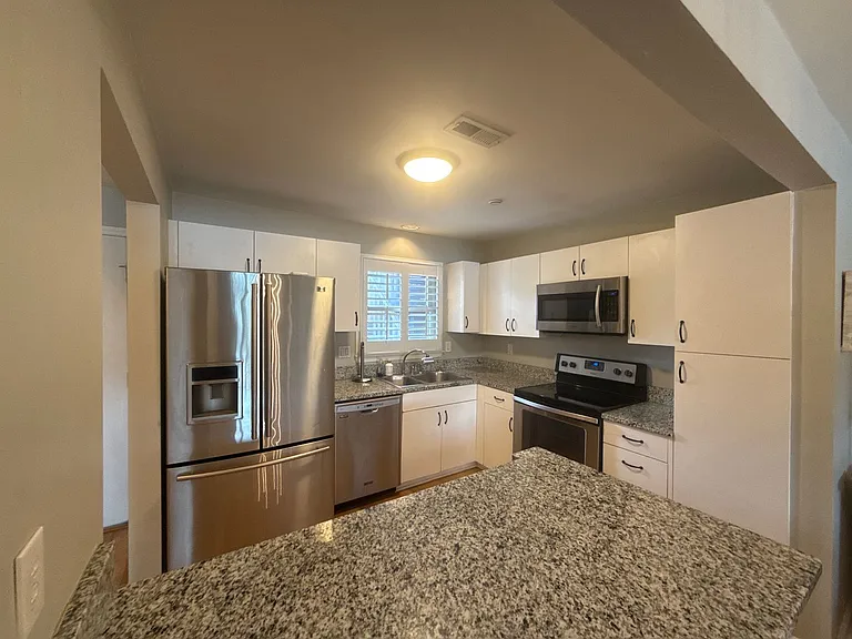 9817 Emerald Point Dr #8 — Photo 3