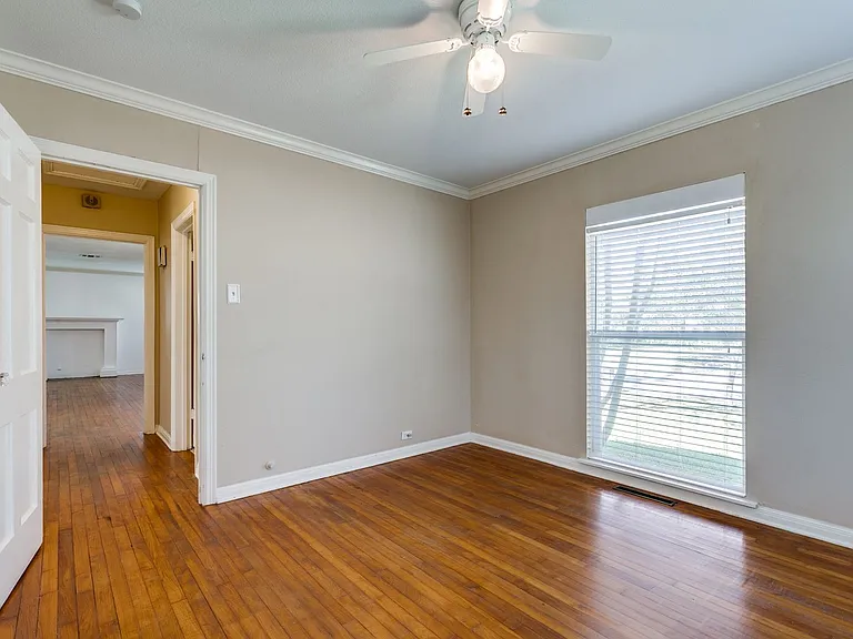 206 Chevy Chase Dr — Photo 18