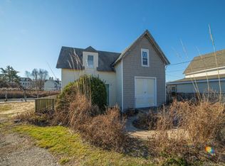 52 Maple Ave #A, Bay Shore, NY 11706