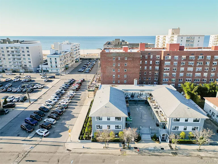 470 E Broadway #A8 — Photo 16