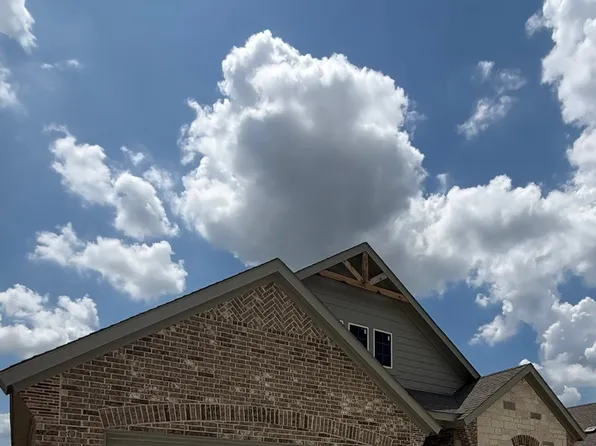 824 Elmstead Dr, Fort Worth, TX 76108