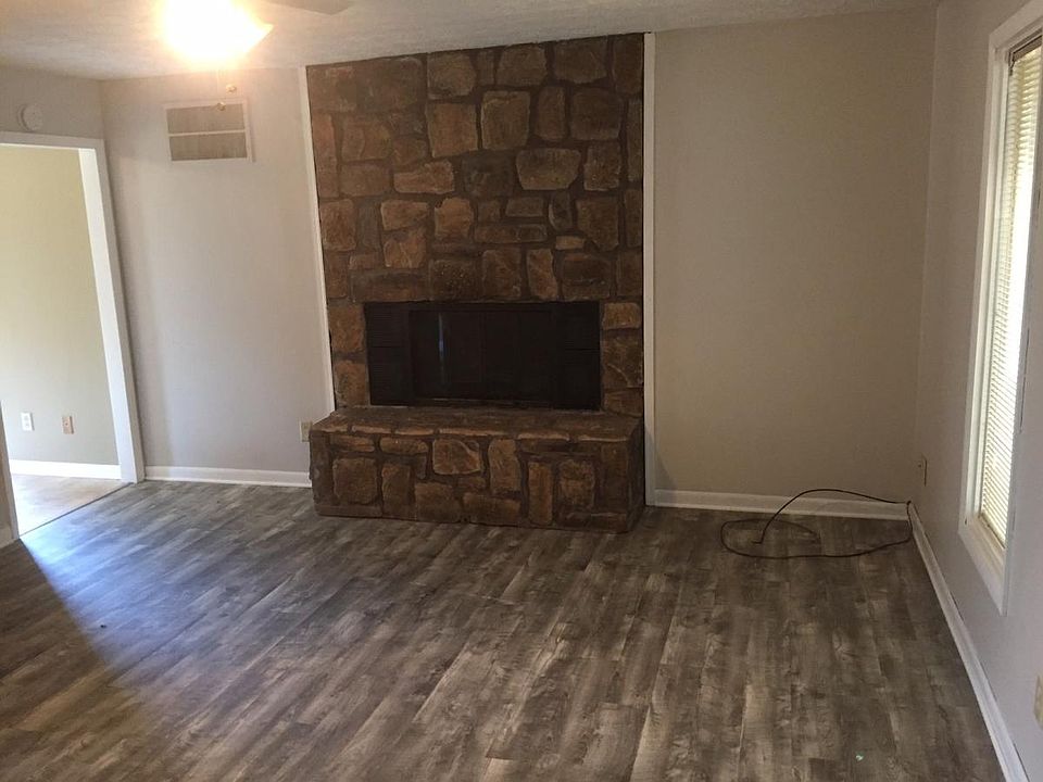 1st image of 450 Allen Dr APT 2