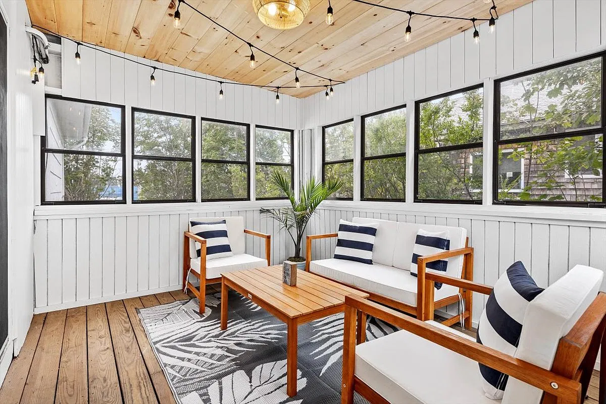 3 bed, 1200 sqft, $3,600 — Photo 3