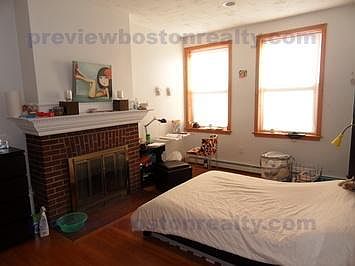 2nd image of 25 Gibbs St #T2