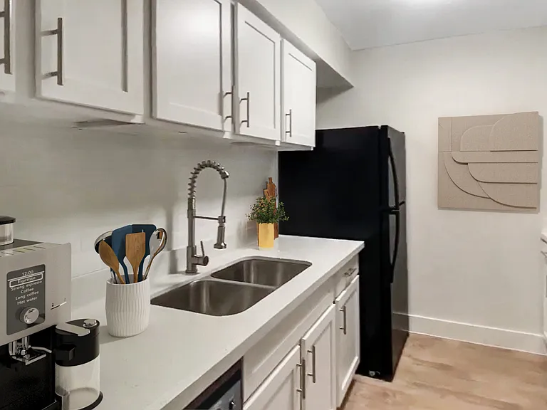 Park Colony Apartments — Photo 13