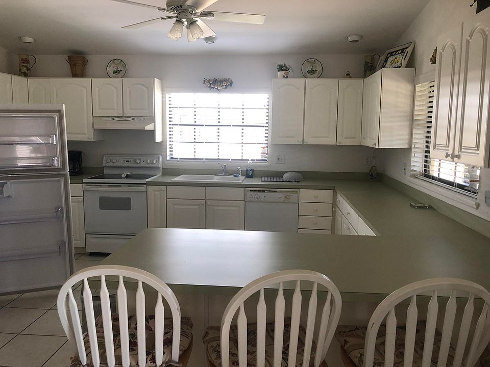 1st image of 320 Lesrohde Dr
