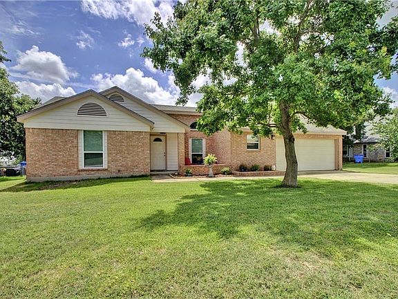 3rd image of 2109 Maple Vista Dr