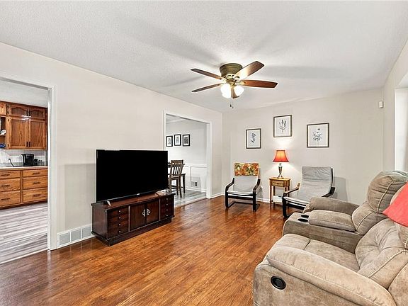 5th image of 8517 Evanston Ave