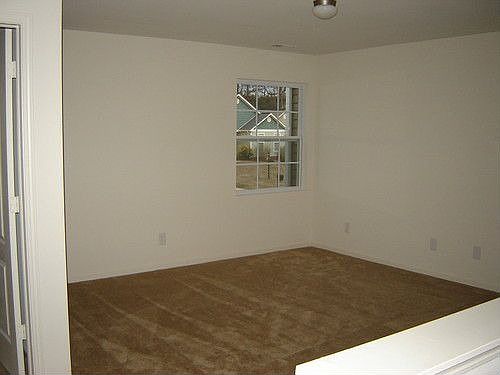 4th image of 165 Tarrington Dr