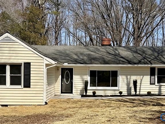 2nd image of 763 Oak Spring Ln