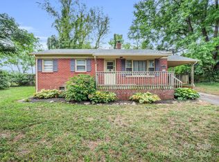 2714 New Ln, Morganton, NC 28655