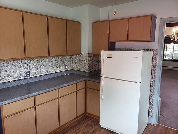 2nd image of 509 W Minckler St