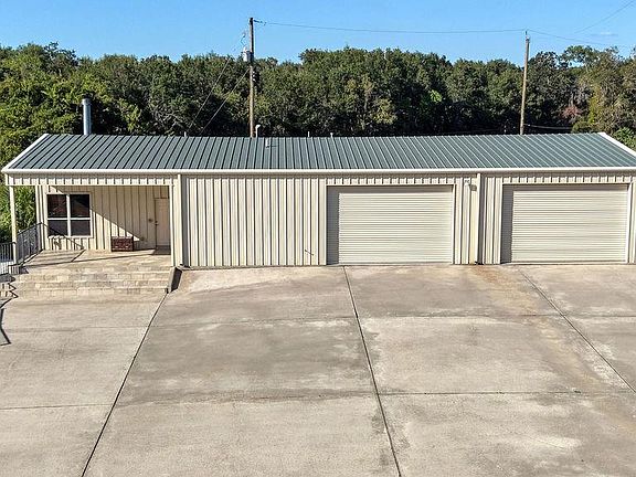 4th image of 2904 Red Bluff Rd