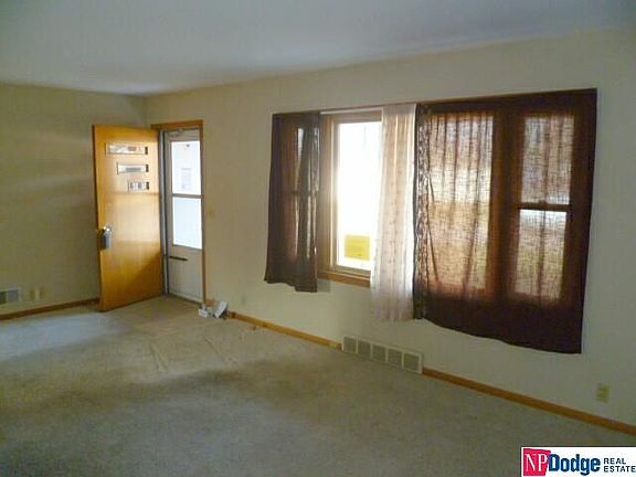 3rd image of 4211 Dayton St