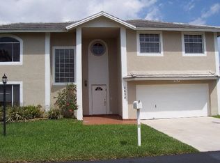 2535 NE 206th Ln, Miami, FL 33180