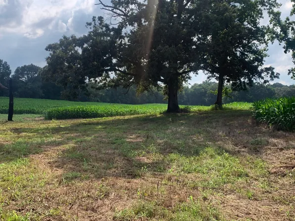 1100A Harlans Xrds, Tompkinsville, KY 42167
