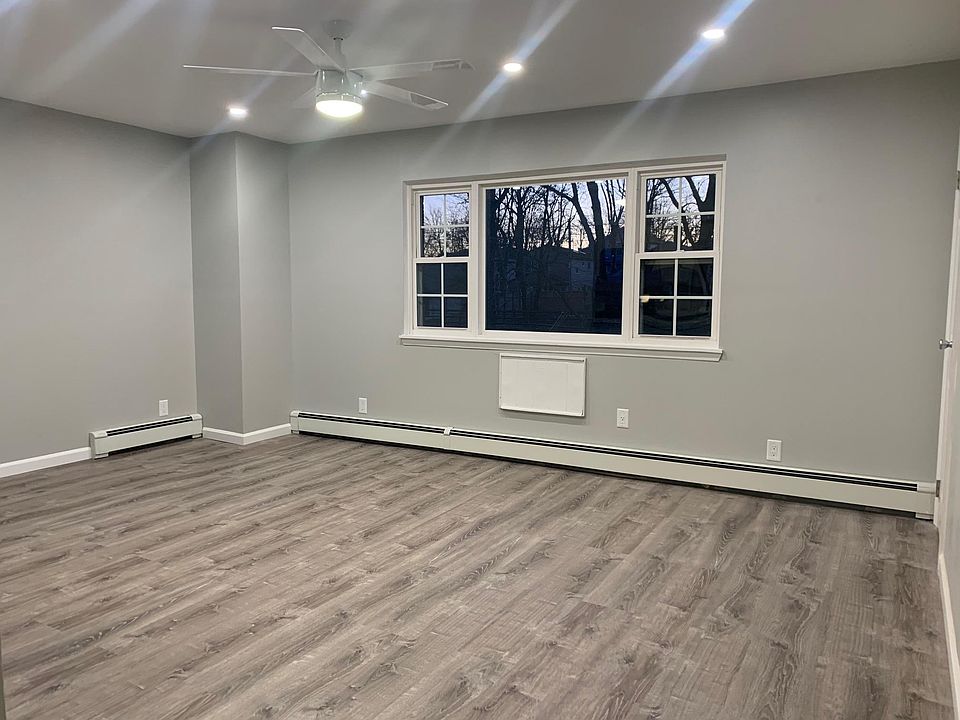1st image of 230 Pennyfield Ave #2