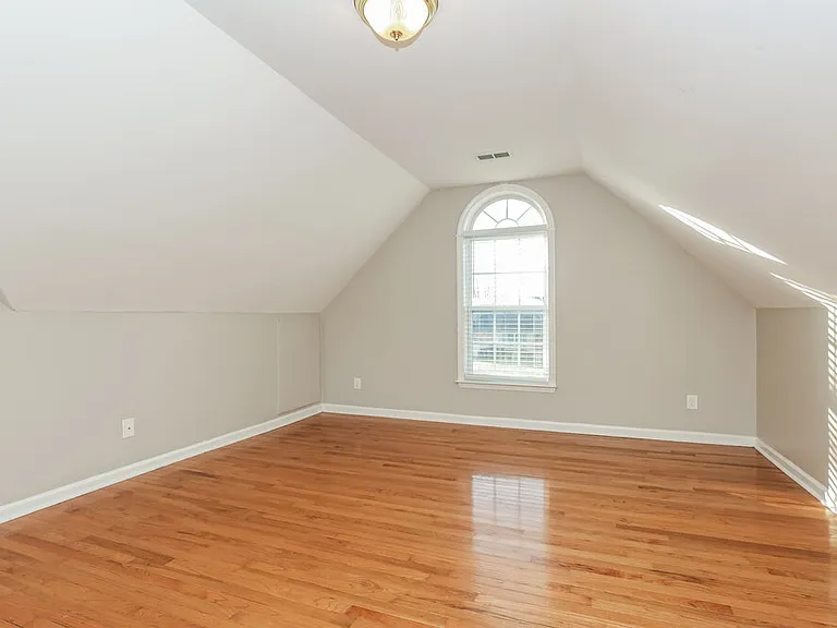 2306 Amber Glen Dr — Photo 14