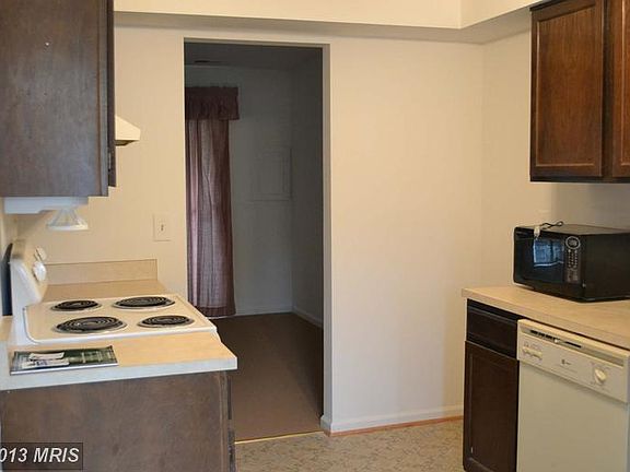 3rd image of 14849 Lynhodge Ct
