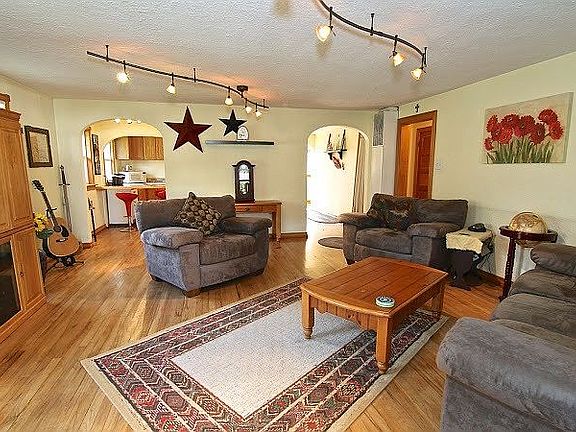 2nd image of 1933 Legion Way SE